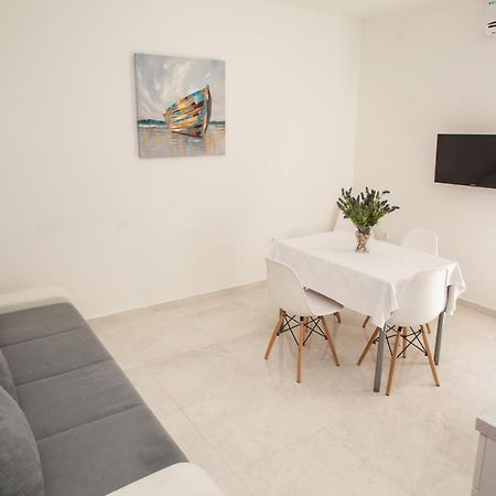 Apartment Katarina Novalja Εξωτερικό φωτογραφία